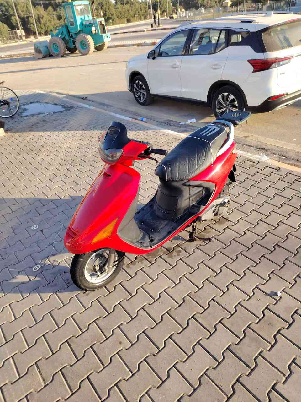 سلام عليكم دراجه للبيع فراشه فحل مكينه ما مفتوحه شرط الفحص الدراجه كامله شلعه ومعدل تجي وشوف بعينك السعر 550 وبيها مجال قليل العنوان نجف ملحق قريه الغدير رقم الهاتف *********** للتواصل 👍🏾
