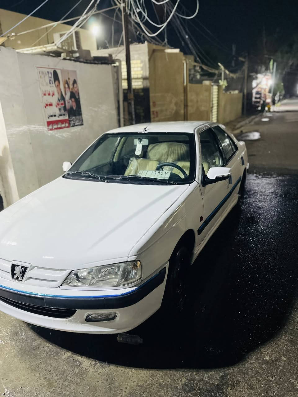 بيجو بارص ٢٠١٣السيارة كير ومكينة وحدادية وكهربائيات كلهة خير من الله السيارة صابغهة عام بيدي اثر طخطخات بسيطة وشخوط يعني صابغهة جمالية السيارة مكانها بغداد الشعلة السعر ٤٥رقم التلفون ***********
