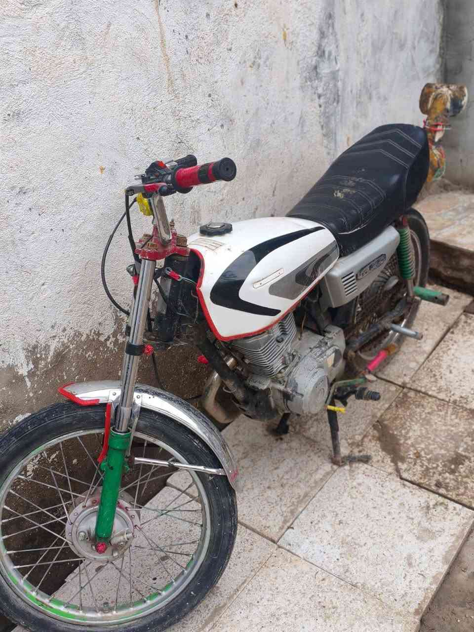 سلام عليكم دراجه ايرانيه 4كير للبيع كلك مكفوله بيه بليته ورقم شاصي دراجه مكينه حلوه خير من الله مكان بابل مشروع المسيب السعر 160وبيه مجال ***********
