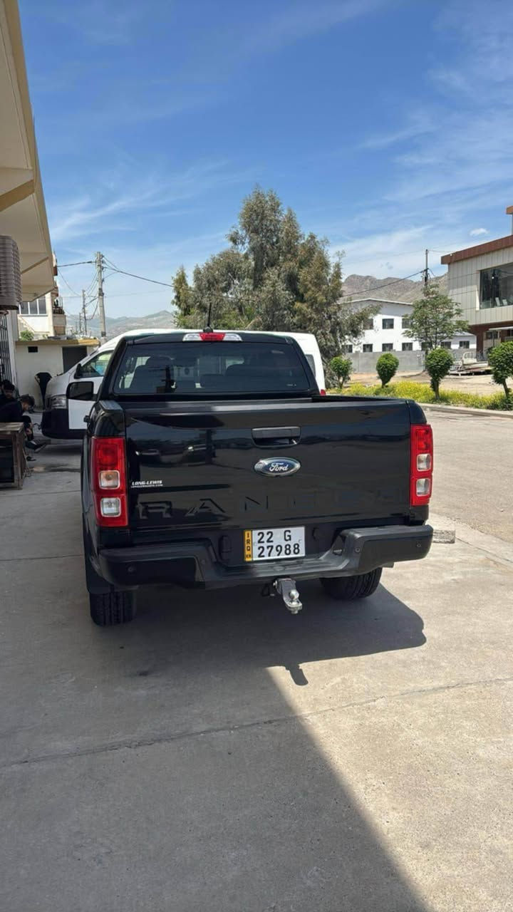 فۆرد رانجەر لۆک وەک سفر  
بێ بۆیاخ  تەنها یەک بست ساردیی هەیە 
قفل ئەکسل شاشە گەورە 
٤٠مایل رۆیشتوە   
٢٣٠گەلاو محامەلە 
*********** 
*********** أربيل, العراق
