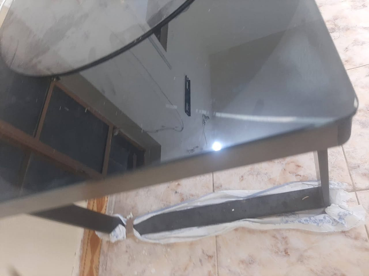 السلام عليكم 
ميز طعام كبير وقوي زجاج ثقيل والمنيوم قوي نظيف جدا استعمال قليل اخو الجديد  
السعر ٥٠ الف قفل 
للإستفسار التواصل على الخاص رجاء


**إذا كنت صاحب هذا الإعلان وتريد حذفه لأي سبب، رجاءا أرسل رسالة إلى الدعم الفني**