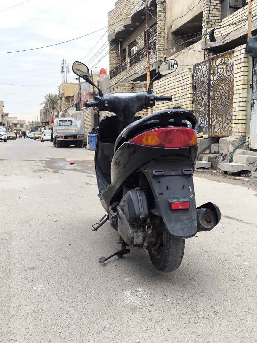 دراجة بريز رمبة مكفولة كاملة
كهربائيات كاملة 
تايرات جدد 
كفرات اصلية ختم واحد 
مكينة ما مفتوحة
فقط اكو صوت بالكلج الامامي 
سعرها ب480 وبيها مجال 
مكاني بغداد الشعب يم محطة سما بغداد 
رقم الهاتف ***********
