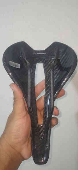 سلام عليكم اخواني جمعة مباركة ان شاء الله تم تخفيض اسعار غراض الدراجة الهوائية ستيرن كاربون ٢٠ الف ركبة كاربون ١٥الف سرج كاربون ٢٠ بوري كاربون سعره ١٠ واذا شلعه اتساهل الاسعار قفل لين ماكو بسوق هيج سعر والشراي يتفضل رقمي للتواصل ***********
