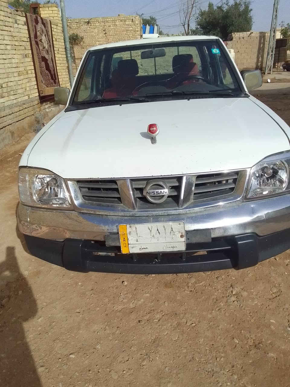 السلام عليكم سيارة بيكم نيسان موديل 13 السعر 105 ورقه وبيها مجال مكاني العمارة، للاستفسار الاتصال على الرقم ***********
