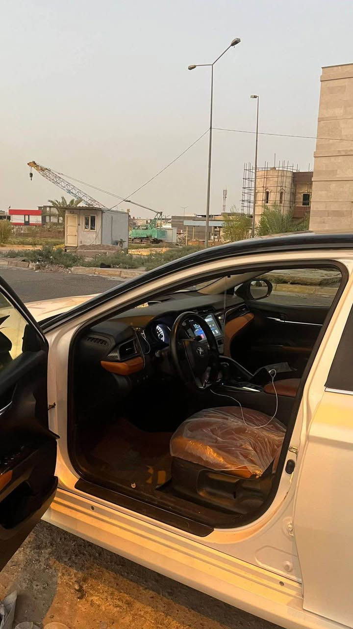 سلام عليكم 
كامري موديل 2023 معلاية هايبرد وبانزين 
بأسمي تحويل اكفل گير ومكينة وبطارية 
مصبوغة عام مابيها نواقص السعر ١٢٠ 
مكلف بلنشر 
*********** البصرة, العراق

