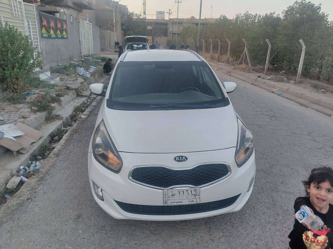 السلام عليكم
كيا روندو 2016 بغداد بسمي
وارد امريكي ضررها جاملغ وبنيد 
محرك 2000 جي دي اي
ماشيه 190 الف سياره جديده 
سعر110 مكان ذي قار رفاعي
***********
