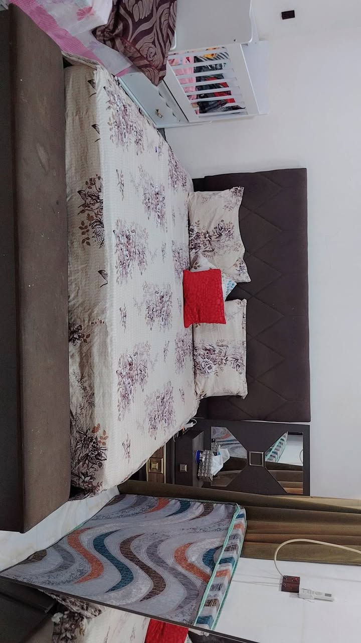 غرفه تركي ٩ قطع
للبيع ♥️


**إذا كنت صاحب هذا الإعلان وتريد حذفه لأي سبب، رجاءا أرسل رسالة إلى الدعم الفني**