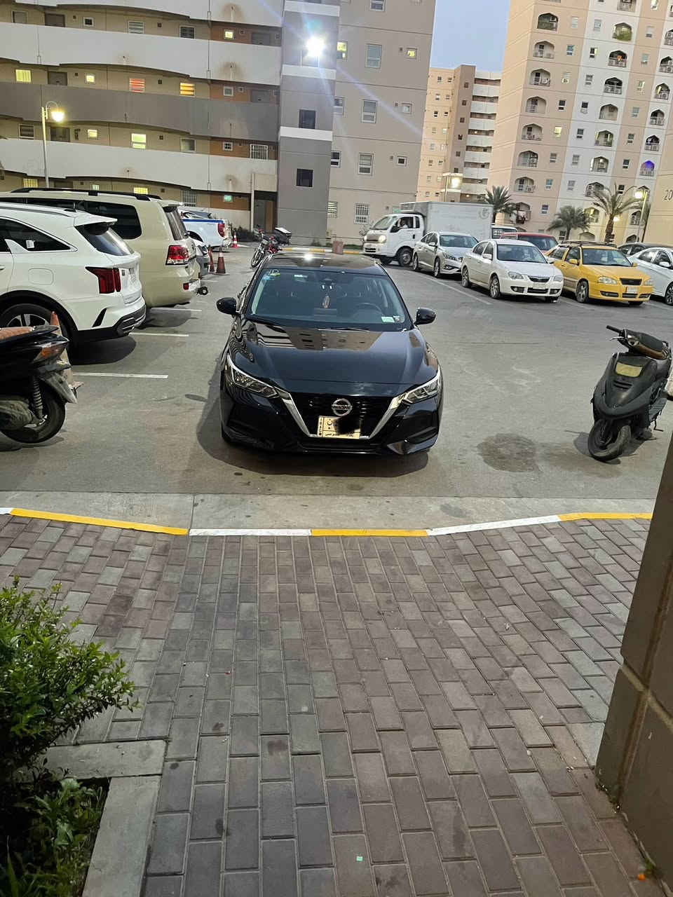 سلام عليكم
نيسان سنترا 
موديل 2023 ￼
ألون اسود 
بدون يرباك
تبريد شركة 
رقم بغداد 
سعره 157
***********
