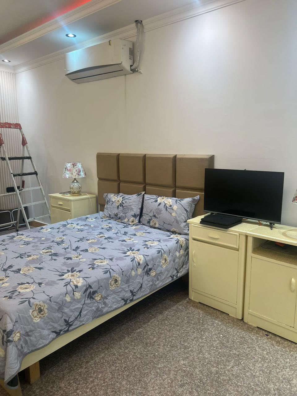 غرفه صاج عراقي
مصبوغه صبغ تركي حراري
تشمل ميز تلفزيون.  ميوزه 2 مال جربايه
مرايه كبيره مع رفوف وكهربائيات شغاله
كنتور ست بوب  مع ملحق
مع دوشك


**إذا كنت صاحب هذا الإعلان وتريد حذفه لأي سبب، رجاءا أرسل رسالة إلى الدعم الفني**