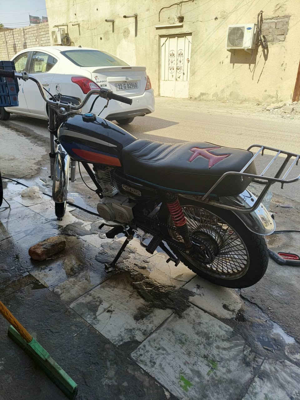 لام عليكم دراجه سيجي 2020اوراق ضايع موجود بليته ورقم شخصي دراجه غراض جديده مكينه توه مجفته كهربايات كامله
مكان البصرة كرمه السعر ٤٠٠ وبيه مجال  ***********
