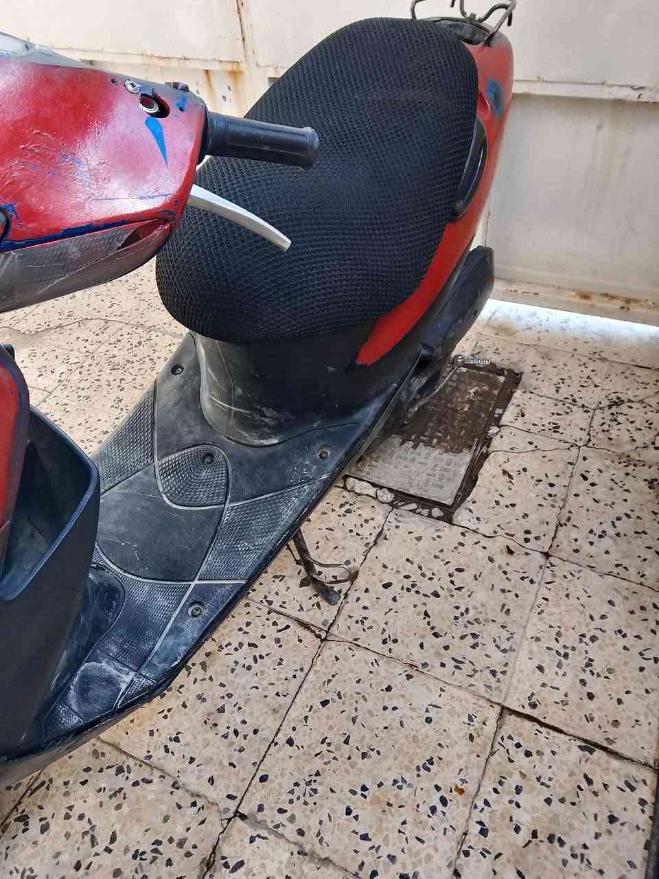 السلام عليكم ساسوكي 60 مكينه حلوه كلشي شغال سلف هندر كهربائيات اشاير هورن لايت عالي وناصي ستوب لايت كيج بانزين شغال عدا كيج السرعه السيم مكطوع مكاني الشعب قريب المحكمه 150 ***********
