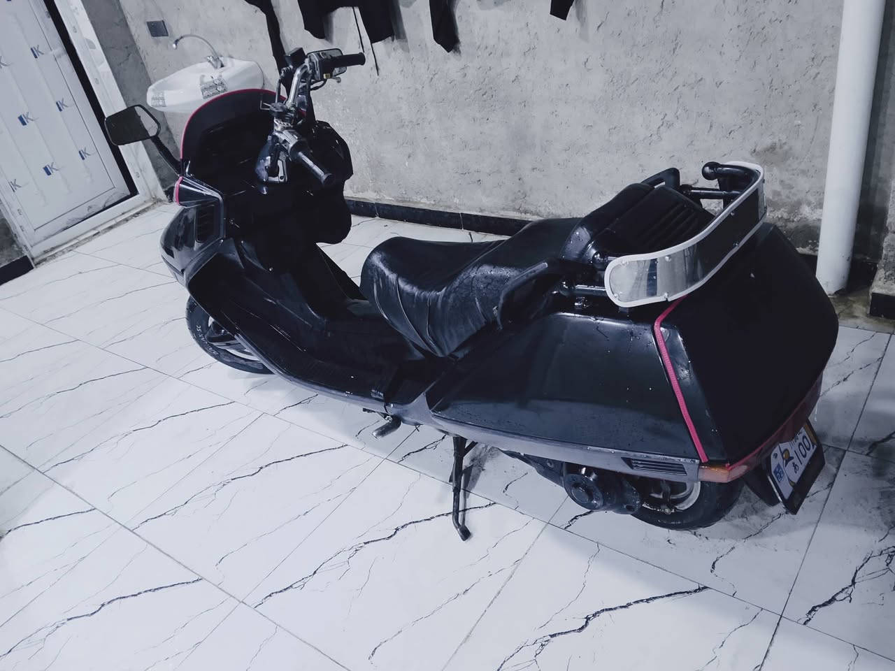 سلام عليكم
فيوجن للبيع موديل 2006
مكينه مجفته مكفوله لاتنقيص ولا 
تبخير ولا نضوح دراجه كامله مكمله 
ما ناقصها شي كهربائيات شغاله 
شلعه معدل فول سستم سماعات 
كفرات كامله  المكان نجف 
طريق كربلاء عمود 134
سعر 700 وبيها مجال 
رقم الهاتف 
***********
