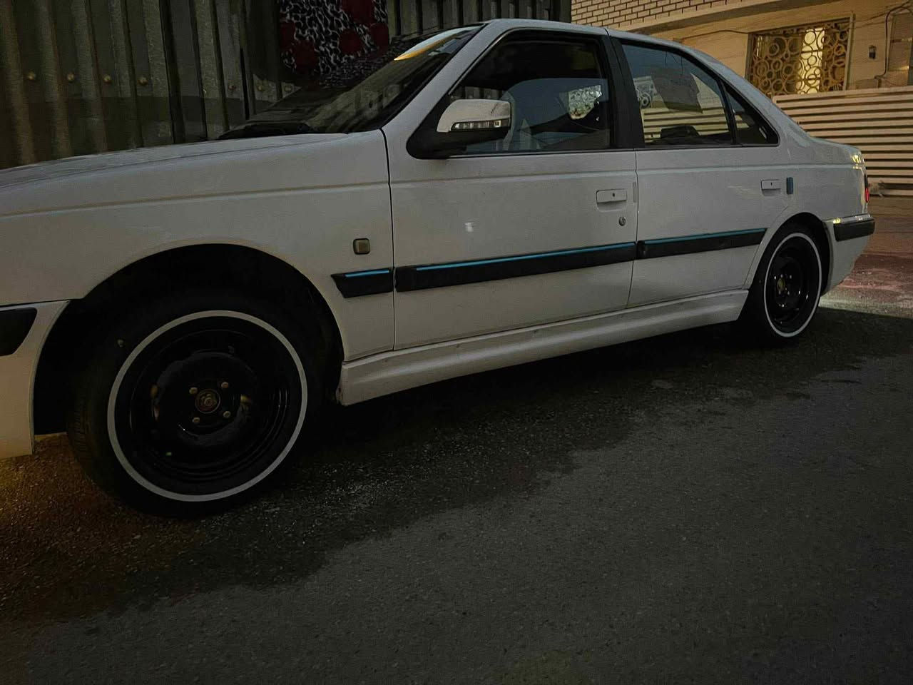 السلام عليكم بجيو بارس موديل ٢٠١٥ سياره تخم تاير شاشه حداديه امامي خلفي جديد سياره جاهزه ع اخر حبايه كل نقص مابيها مكان بغداد *********** متواجد واتس السعر 52 بيها مجال
