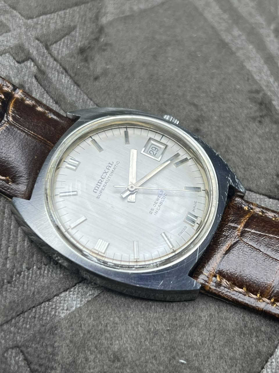 مجموعة من الساعات الفنتج الاصلية للبيع
اوتوماتيك
نصب تكويك
بطارية
ياباني سويسري الماني
الاسعار خاص فضلاً


**إذا كنت صاحب هذا الإعلان وتريد حذفه لأي سبب، رجاءا أرسل رسالة إلى الدعم الفني**