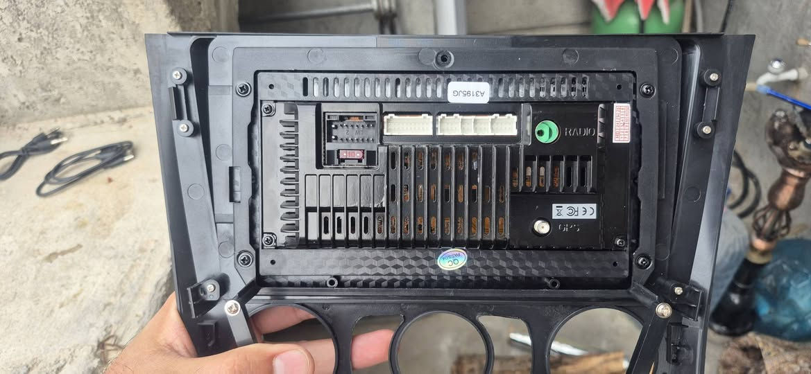 شاشە فوول فوول مواسەفات بلوتوس کارپلەی جیپیئێس hd کامێرە تەحەکومی سوکان ... ئەو کەڤەرەشی لەگەڵە هی bmw  کەڤەرەکەشی لێ ئەکرێتەوە بۆ سەیارەی کە ئەبێت .. نرخی ۳٥ هەزار لە سلێمانیم


**إذا كنت صاحب هذا الإعلان وتريد حذفه لأي سبب، رجاءا أرسل رسالة إلى الدعم الفني**