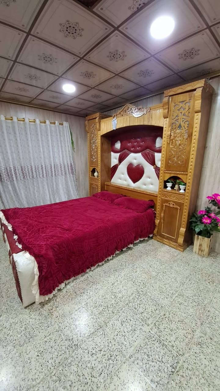 السلام عليكم
غرفة نوم جديدة استعمال سنة للبيع /المكان الحمدانية
/الرقم / ***********
