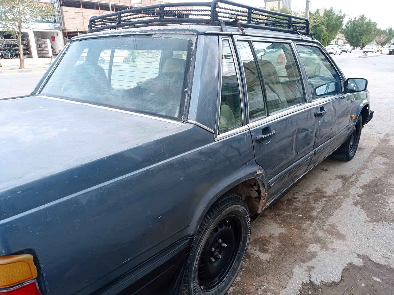 سلام عليكم فالفو 740 سياره بلاديه بدون صبغ وضربه مكينه وكير جدد اوتماتيك بلاديه تخم تاير جديد رقم نجف الماني سياره مال عمل وجاهزه كهربائياته كله شغاله السعر 24 مكانه بالنجف للاتصال ***********
