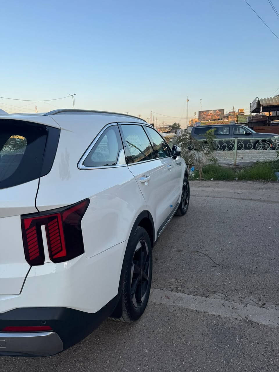 سورنتو2025ماشيه25الف نص فول كفاله عامه
مكاني بغداد السعر268$

***********
