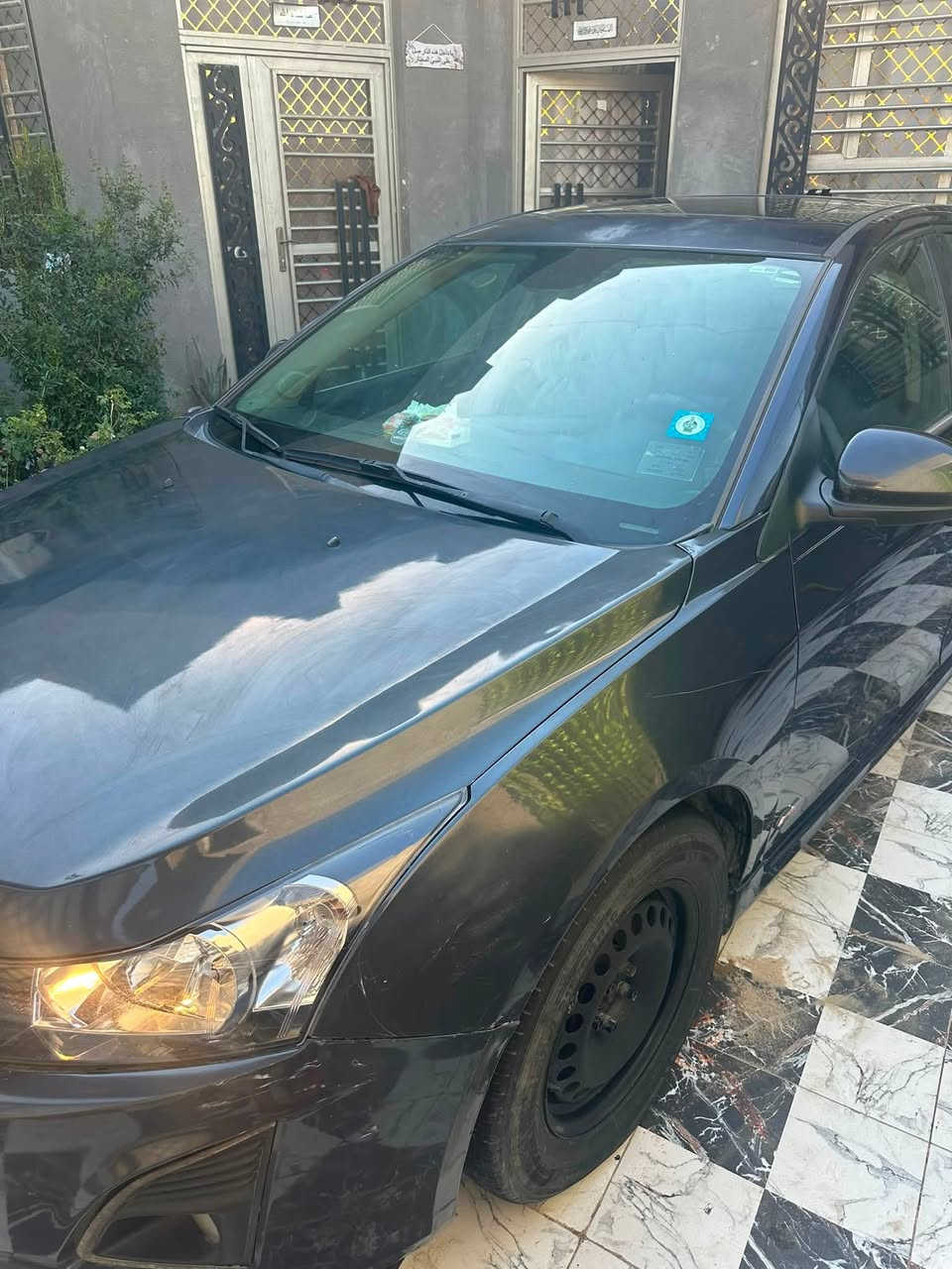 السلام عليكم  شوفر كزور. امريكي موديل 16  محرك 1400 تيربو مكان سياره بغداد بلديات سعر 78  حادثها جاملغ و بنيد و بيهه. بارد قليل ***********
