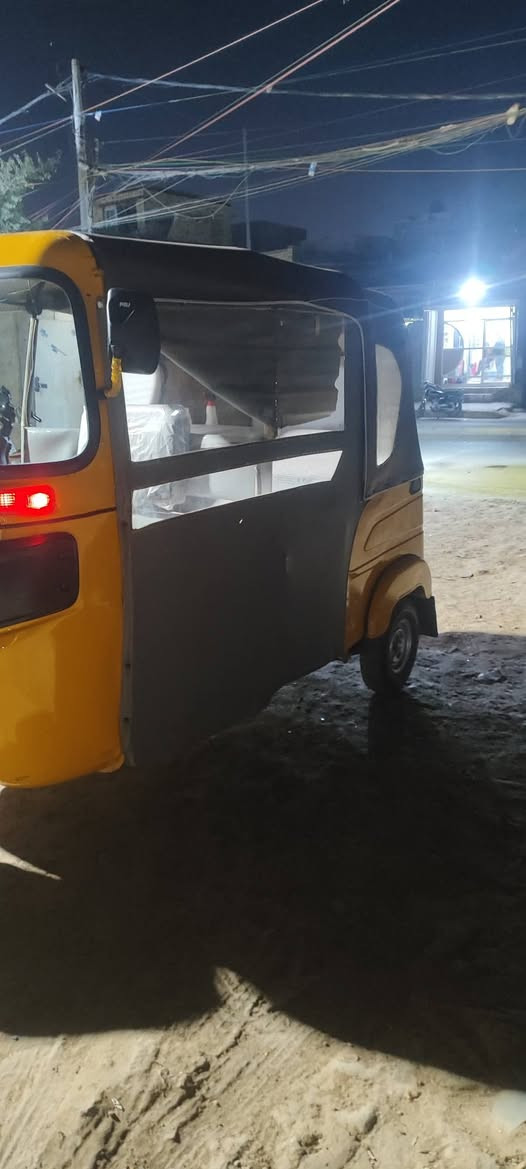 يا الله سلام عليكم تكتك موديل 22 شهر 10 تكتك بيهه صبغ بل صفحه بس مكينه مفتوحه بس كلش حلوه وناعمه رقم وسنويه تحويل ثاني يوم السعر 8و200 مكاني مدينة صدر حي طارق شيشان ***********
