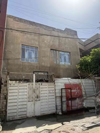 للبيع دار قديم مساحة 150م بناء ثمانينات نظيف في منطقة حي البيضاء مقابي...