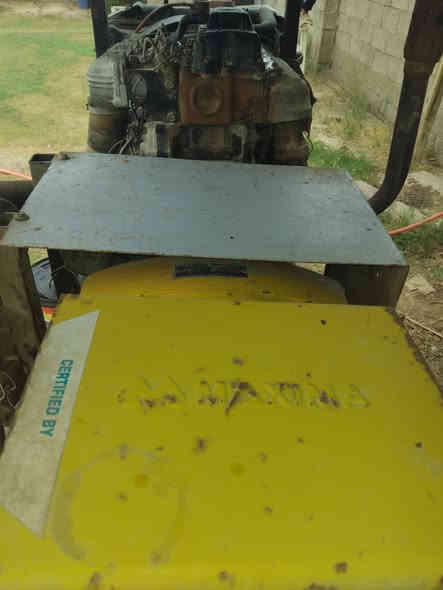 السلام عليكم مولد كيا جديد للبيع٢٧٠١ لا صرف ولابخار جاهزه راس توليد ٣٠كيفي ثري فيز العنوان واسط الاتصال على الرقم ***********او***********
