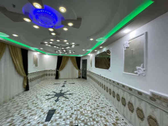 سلام عليكم يعلن مكتب حميد للاستثمار العقاري بيت للبيع مساحه 900 متر يحتوي على 3 غرف نوم صاله ومطبخ وخدمات وحولي طابو زراعي سند 25 منطقه الدوانم قرب الشرطة الخامسه ركن على شارعين السعر مناسب جدا لاستفسار اتصل على الرقم ***********ابو عبدالله
