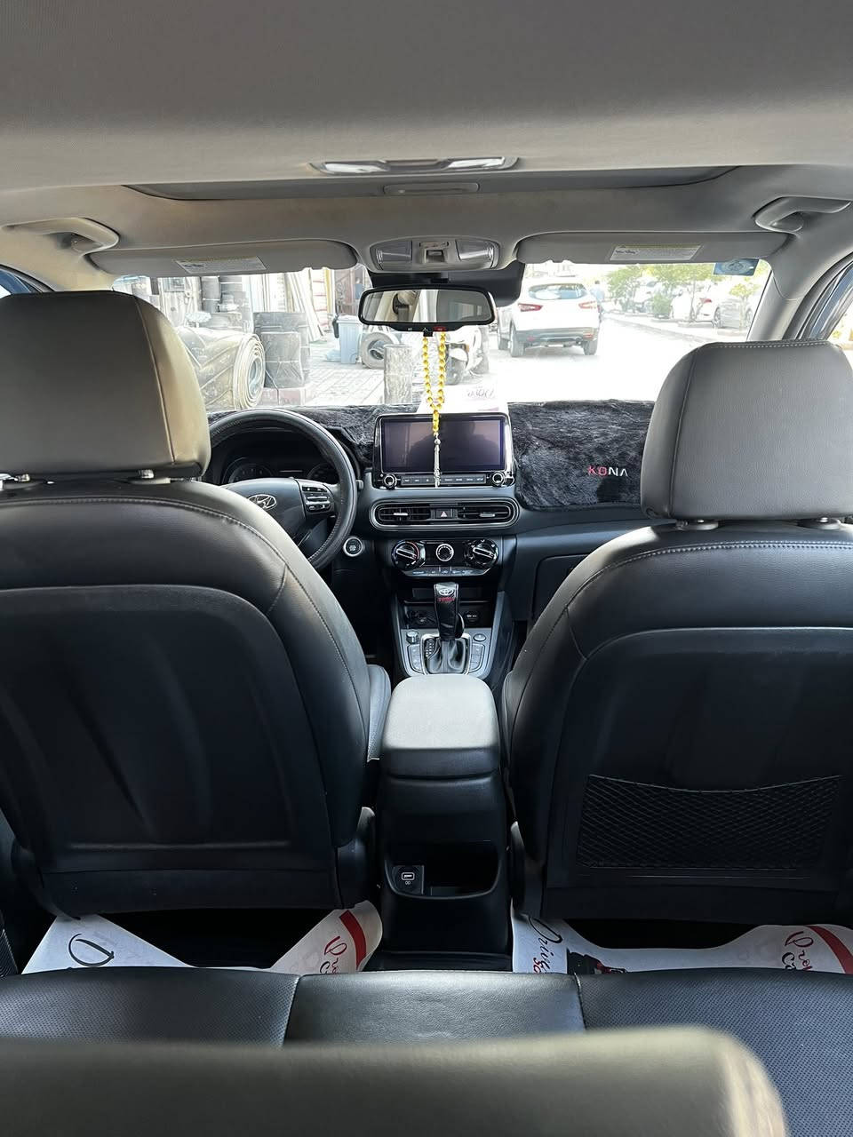 للبيع كونه موديل 2023 فول مواصفات حادث بصيط باب الصندوك بارد فقط كشنات جلد هندبريك بصمه تشغل عن بعد فتحه سقف سونار موجود بل منشور سيارة جاهزه محرك 2000 دوش 
عنوان بغداد الكفاح 
السعر 170 وبيها مجال 
***********
