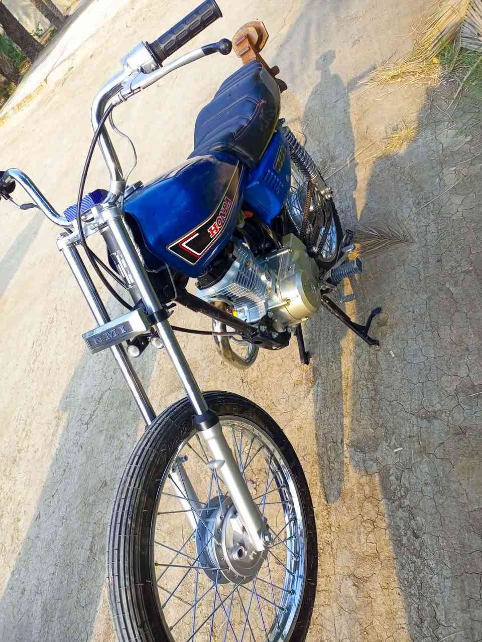 السلام عليكم شباب دراجه اربعه كير مكينه سيجي نامه شاصي 23 أوراق اصولي مكفوله كفاله عامه سعر 900 وبيها مجال مكاني عفك


**إذا كنت صاحب هذا الإعلان وتريد حذفه لأي سبب، رجاءا أرسل رسالة إلى الدعم الفني**