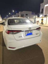 كورلا هايبرد • محرك ١٨٠٠ • مشي ٢٢ ألف
