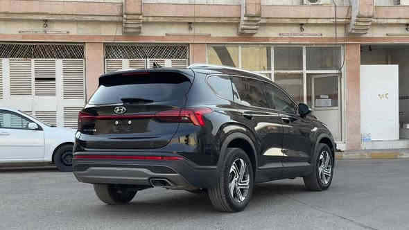 هوندا سنتافی مودئل 2024 1 پارچە سبغ و بوستە ك تعدیل بارد هەیە ئرباگ ستئرن سیتەم داخلی نیە
ماصفات SE بصمە و شغال سندوق شفت و حساس
کوشن کارەبایی و هیتر ......... هتد
سعر 190 مجال 
موبایل *********** اكر
