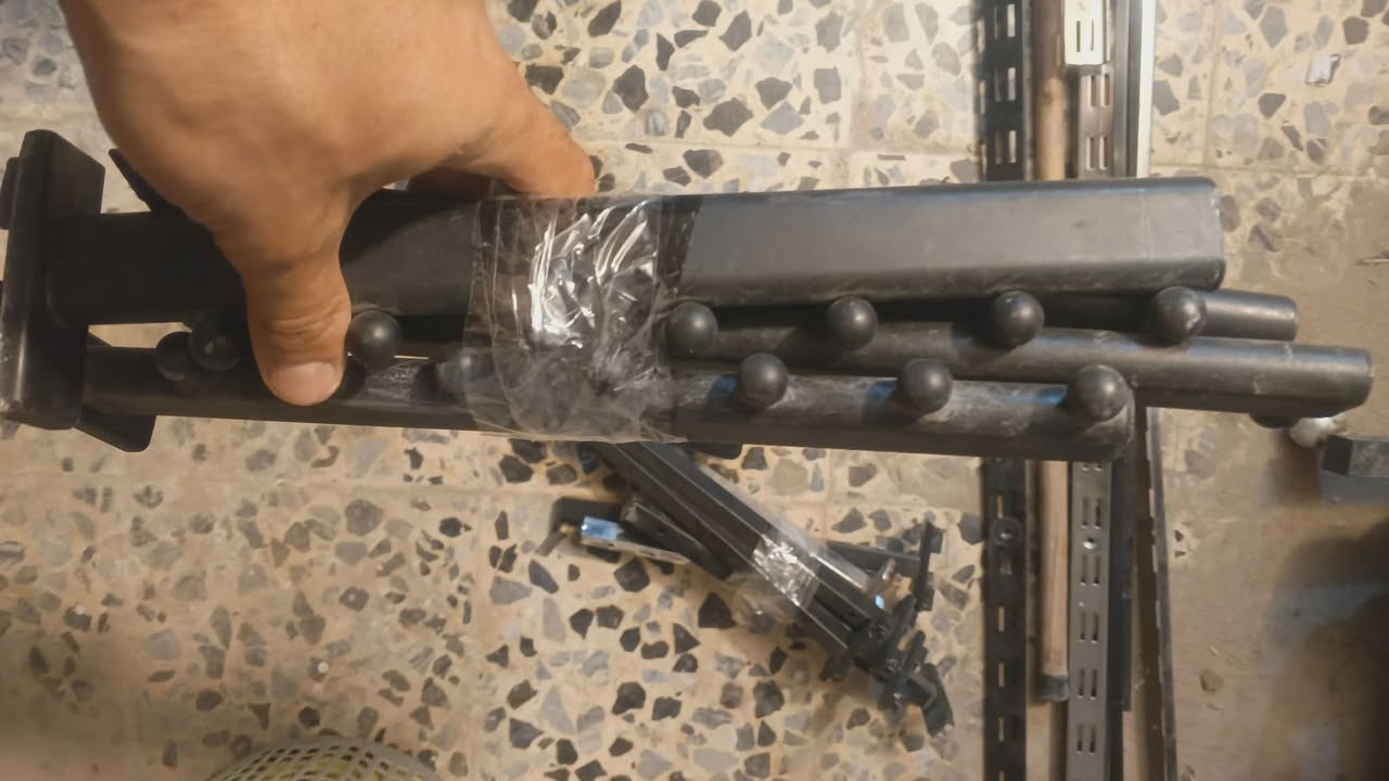 مليكانات عدد خمسه
بدون رجل الوحده ب25
رجل الوحده 20 
ستان عدد 2 الواحد ب25
رفوف عدد 10 خشب 40
مال احذيه عدد 6 ب20
تعاليك شلعه


**إذا كنت صاحب هذا الإعلان وتريد حذفه لأي سبب، رجاءا أرسل رسالة إلى الدعم الفني**
