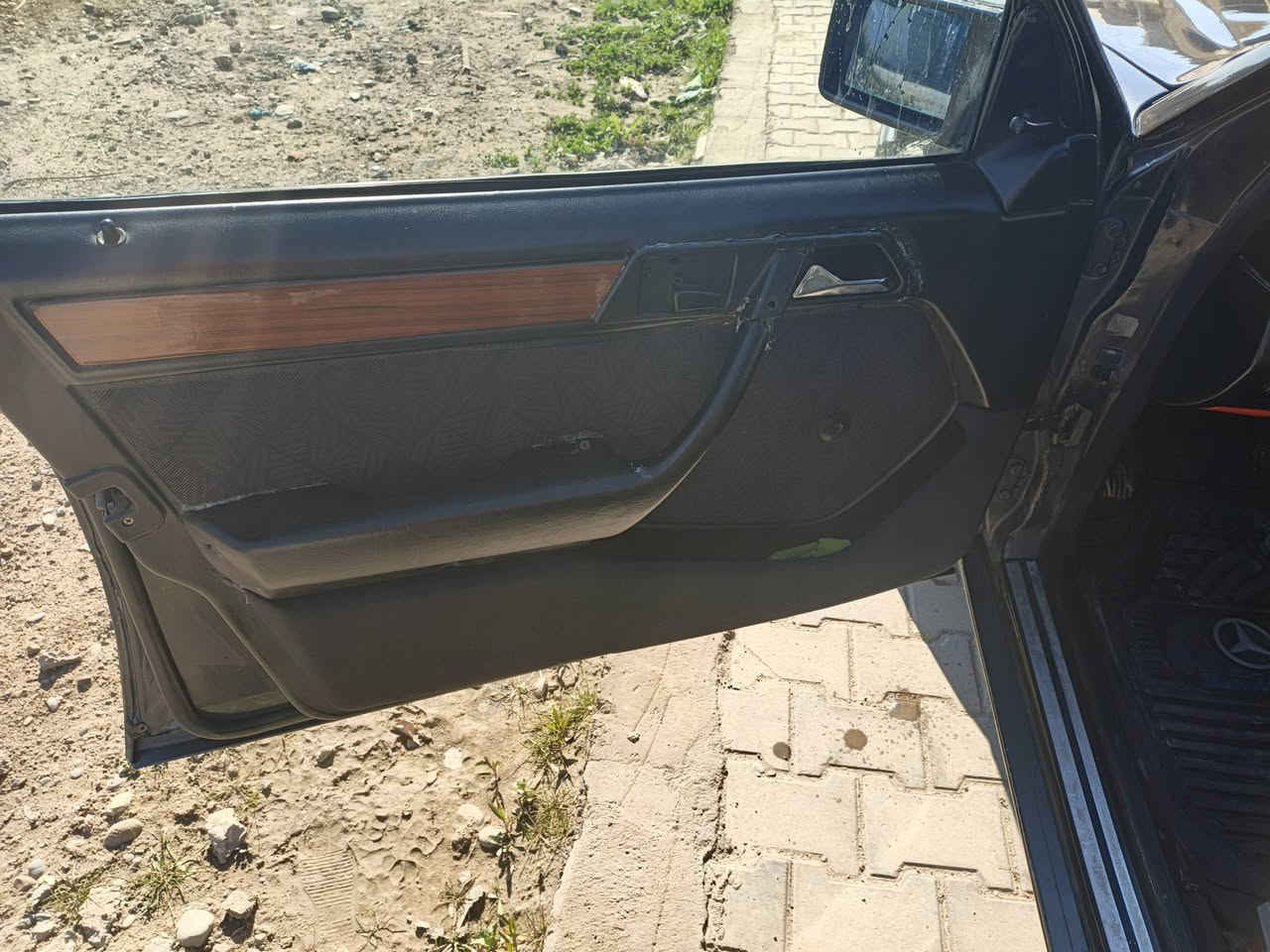 سلام عليكم مارسدس دب للبيع موديل 92رقم بغداد تحويل ثاني يوم سنويه لل 27 سياره جديده بدون خياس كفاله من لخياس فتحه سقف تخم تاير جديد محرك بلاد صار شهر من شاده كهربائيات كلها شغاله تدفئه شغاله كشنات كهربائيه السعر خاص اتصل ودلل ***********
