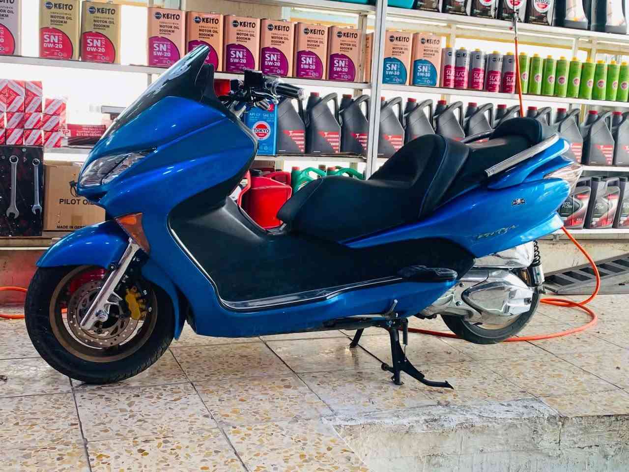 ***********
دراجه 09 نظيفه جدأ 
فول نيكل 
كير 4 تحويلات 
كفاله عامه كير ومكينه 
شرط كله دهن اصلي وبانزين محسن 
لايت امامي زنون يخبل 
الكهربائيات كلها شغاله 
اي نقص مابيه 
سبب البيع اشتريت سياره 
قفلها 1.300 سعرها سعر ماكس
