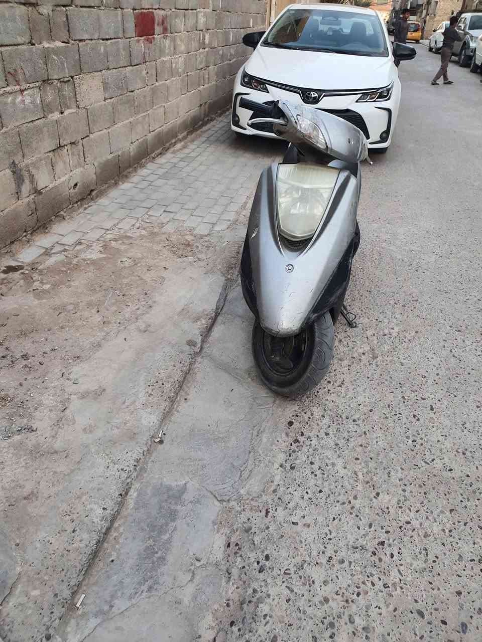 من رخصت لادمن لمحترم للبيع بريز مكينه شلعه معدل سلف هندر خير من لله نكره دراجه نقصها كيجات ودبلات فقط ٣٥٠ وبيها مجال مكاني شعب ***********
