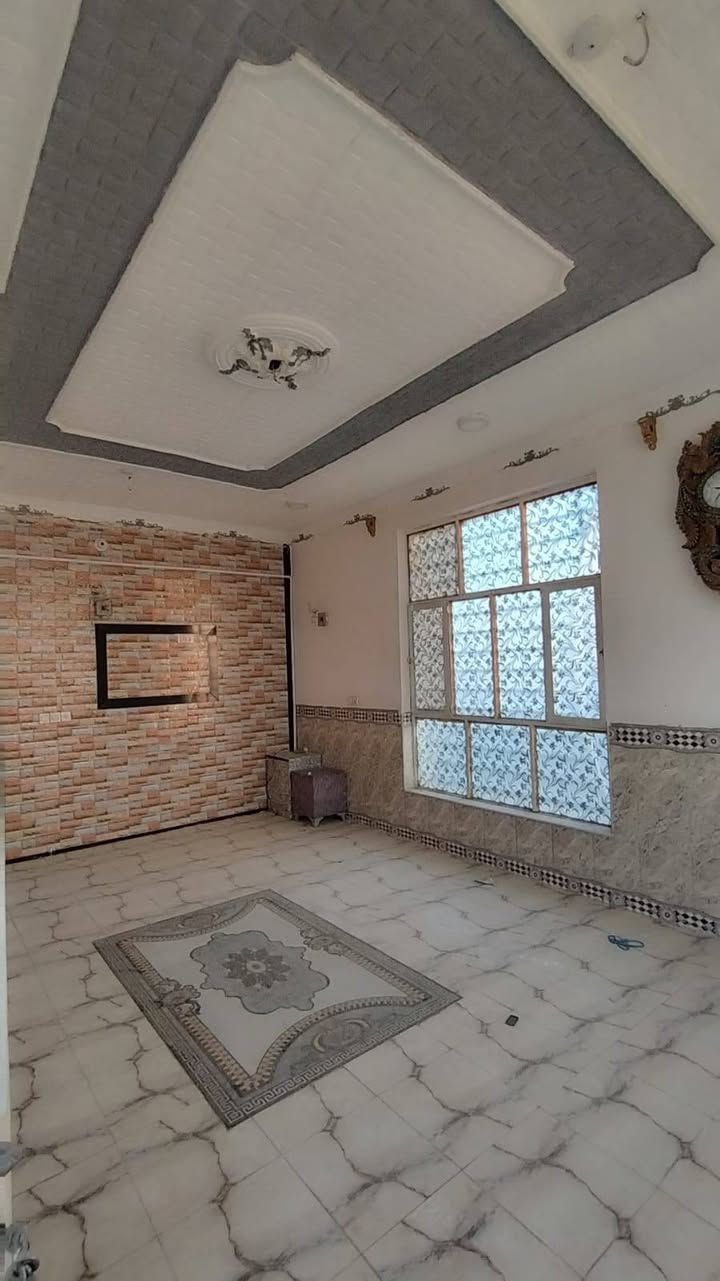 اسلام عليكم
دار لبيع مساحه الكليه 350 م
بناء حديث غرفه نوم 2 
+مطبخ +استقال + صحيات + داخل وخارج
+البيت كلش حلو خدمات كامله + الشارع العام بصفك
+قرب مرقد العلويه شريفة ع
+بسعر مناسب جدن. الستفيار +اتصال ع ***********
