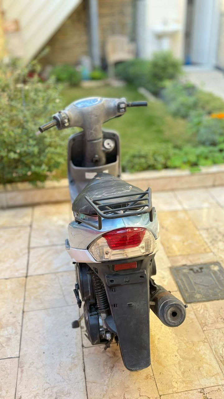 ماكس دراجه كلش حلوه مال دوام بيها نواقص بسيطه
دراجه تدخن بداية التشغيل فقط 
تشتغل هندر 
سلف تشتغل نقصها شحن باتري 
مكانها سيف سعد
 سعرها 450 
***********
