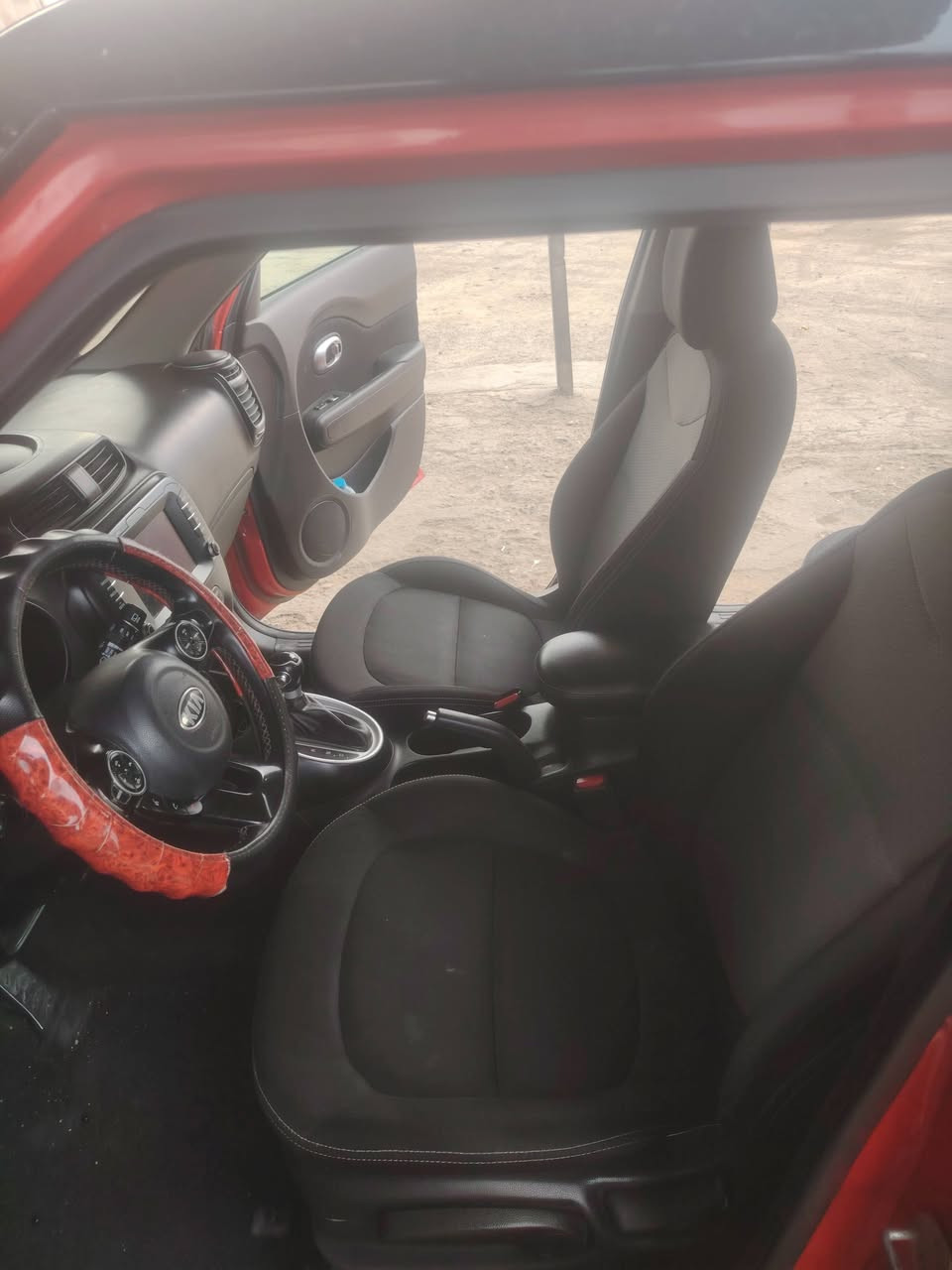 السلام عليكم البيع ومراوس حسب قناعه صول موديل ١٩ رقم بابل انكليزي سنويه ٣١ توكلر بلد حادث بنيد مبدل بيهه ٤ قطع صبغ بدون داخل فقط رش فقط ليبل واحد ١١٤
