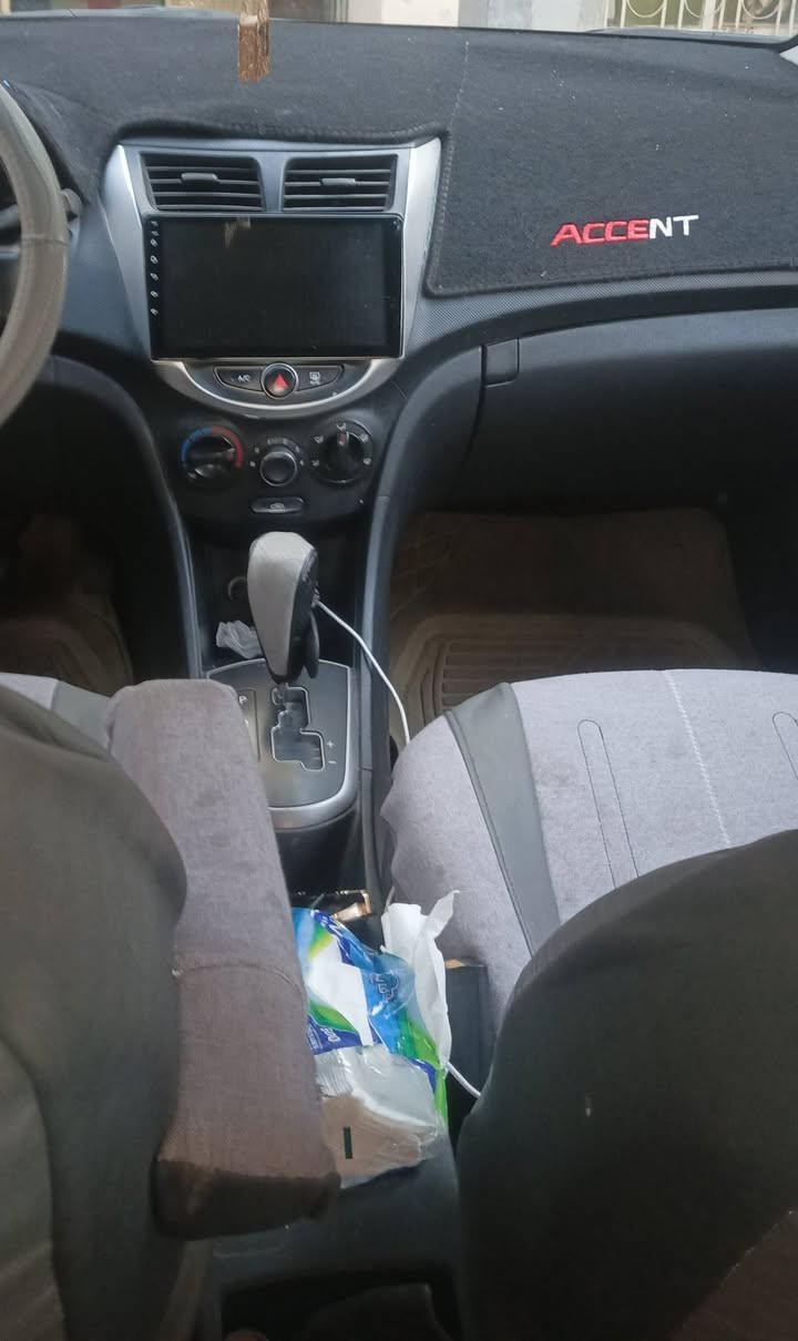 للبيع 🚗✨
هيونداي اكسنت مضلع 2016 
اللون: أبيض
محرك 1400 – وارد خليجي – رقم أربيل
✔️ محرك وگير شرط
✔️ شرط التحويل وبدون غرامات
✔️ مرايات كهربائية
✔️ شاشة مع كامرة خلفية
✔️ حساسات خلفية
✔️ تايرات جديدة
✔️ حدادية 90%
✔️ هزه جديد
السياره جاهزه اضرب سلف واطلع للسعوديه
السعر: 110 قابل للتفاوض
المكان: كركوك
📩 للتواصل والاستفسار ***********
