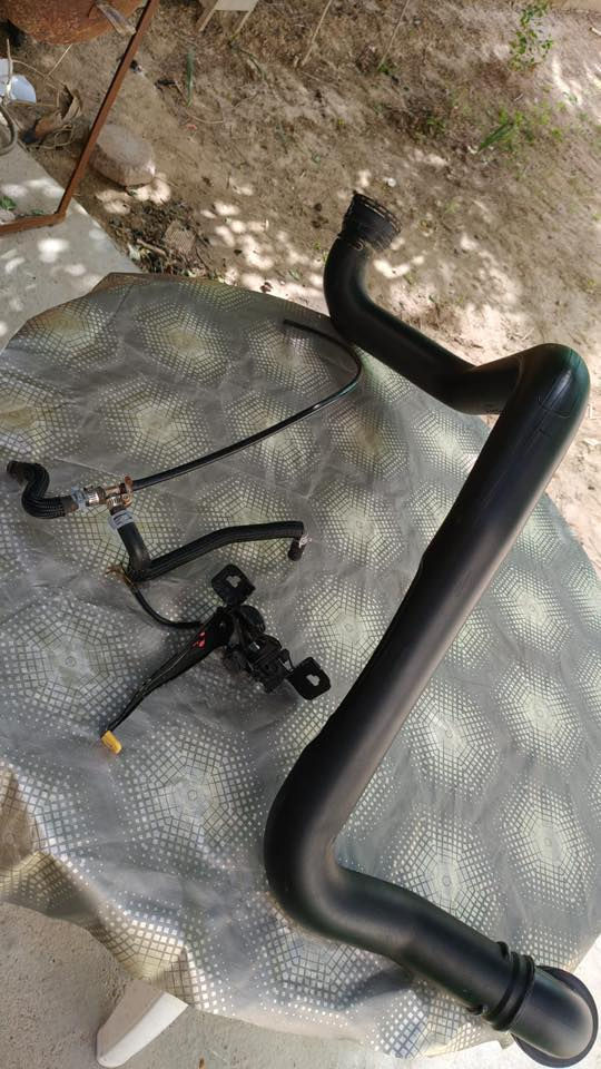 اغراض ايكونكس للبيع قيم واخذ
جوين طويل 
قفل بنيد 
تقسيم دبه مي راديتر
***********
