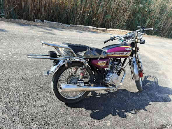 السلام عليكم دراجه ٢٢ جاهزه ما بيهه أي نقص  نقص ها صفاحيه و ال صينية موجوده 
 مراوس أو بيع  إلي حاب يتصل مكاني خالص***********
