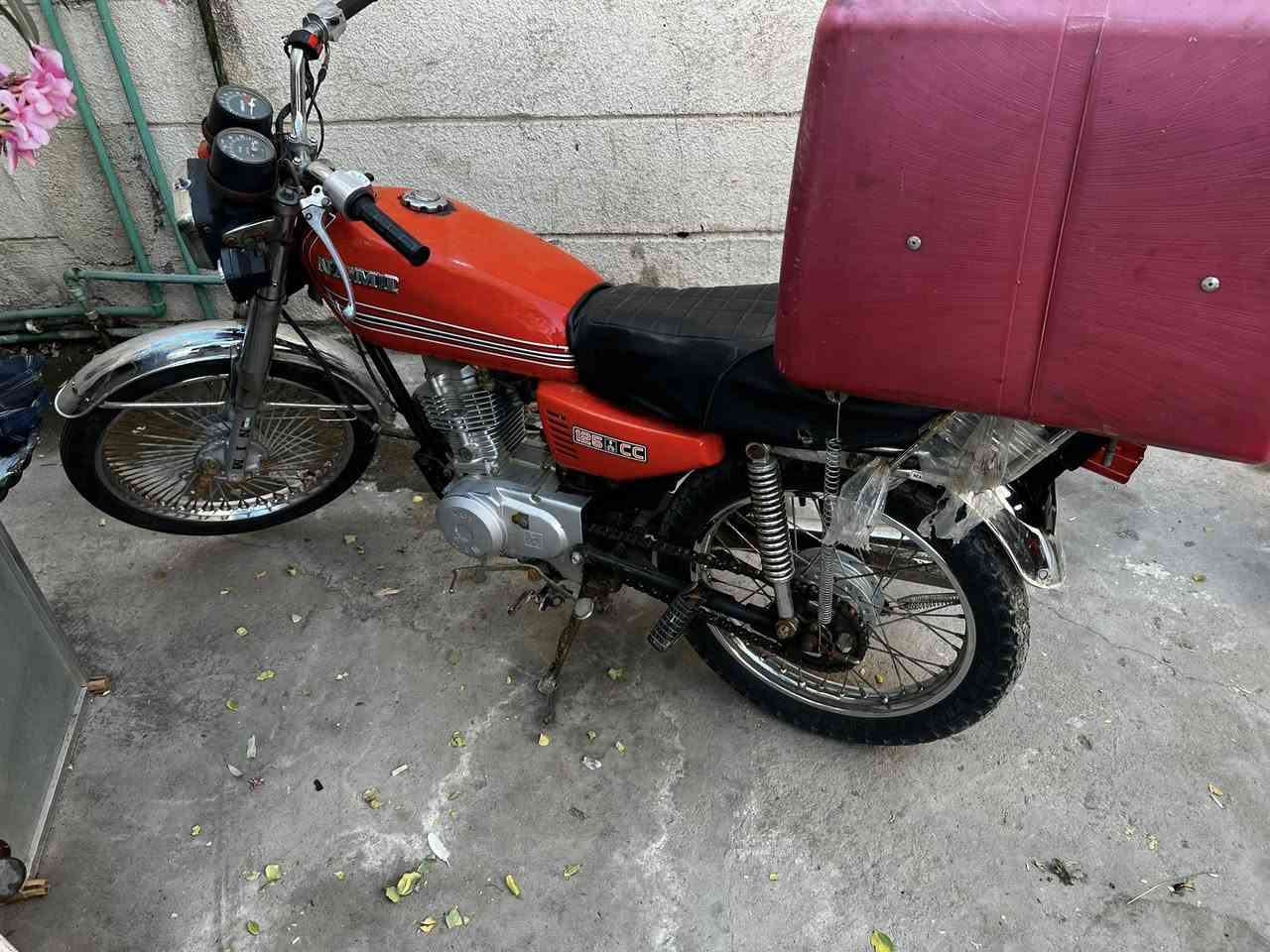 دراجة اوراق اصولي موديل 2020  اوراقهه كاملة يرادلهه شوي ترتيبات رقم الهاتف *********** السعر خاص لحد يلح
