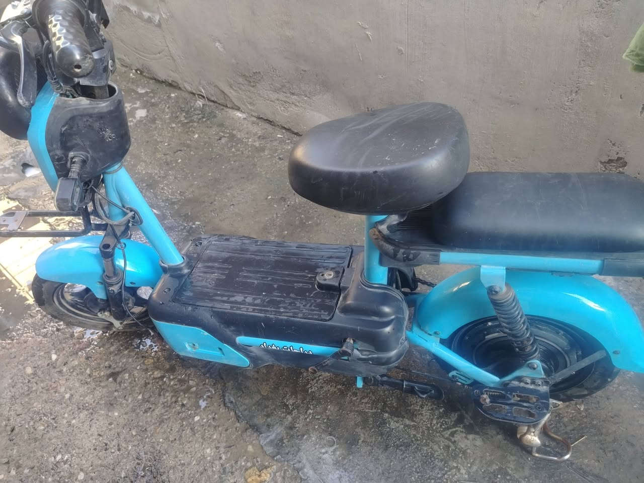 بايسكل شحن نظيف يحتاج له بس بطاريات سعر قفل 100))))) ***********
