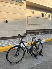 للبيع بايسكل ماركة جاينت فئه لايڤ  حجم 28  حجم الفريم M  دبل امامي قفل...