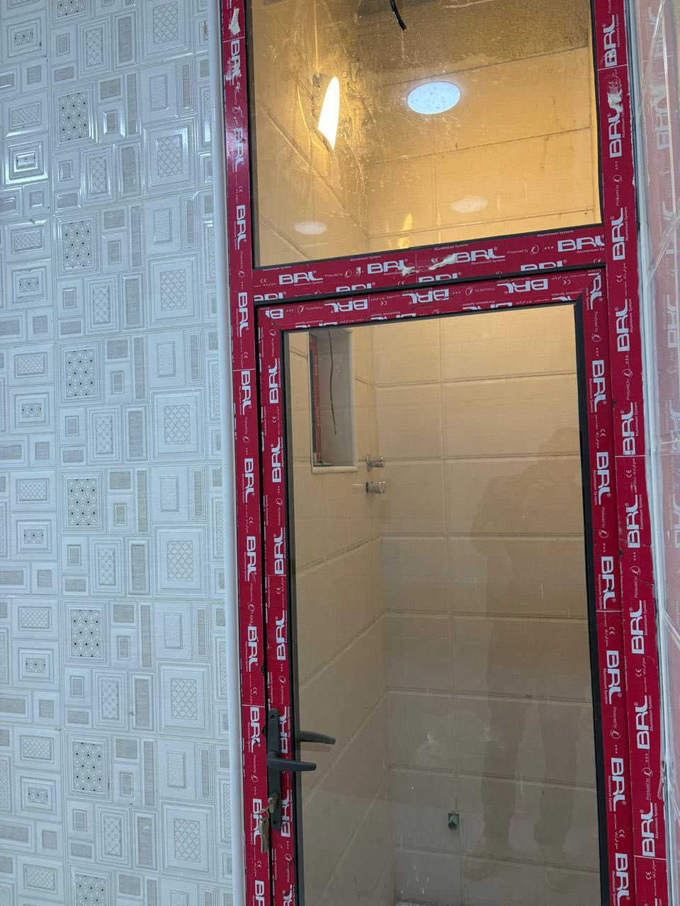 مكتب الأمير للعقار والاستثمار والمقاولات العامه

مشتملات عدد 2 للبيع موقع البنوك التربيه 

المساحه 40 م 

الواجه. 4م. النزال 10 م

يحتوي على متخل واحد صاله مع مطبخ وخدمات 

ومنو الطابق الاول 

الطابق الثاني غرفه غرفتين نوم والطابق الثالث غرفت نوم وسطح البيت زيرو غير مسكون 

للاستفسار مكتب الامير شارع الكنيسه 

***********
