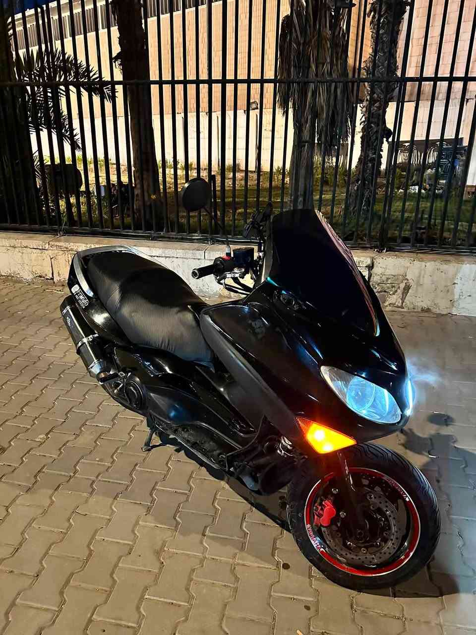 دراجه T_MAX 2008 دشبول احمر
دراجه بلاديه بلاديه بلاديه مكينه ماشامه السبانه 
على ايدي من دهن من بانزين محسن فقط تحتاج ترتيب خارجي ارجع أعيد ترتيب خارجي اما من مكينه شغل وروح للبصره 
وبركبتي دراجه نواقص  جاملغ امامي وترايش فقط 
ارجع أعيد كلامي للشراي الدراجه بيها مكينه صاروخ بمعنى الكلمه وكلچات بلاديه مال مزامط رايدها ١٦ ورقه وان شاء الله بيها مجال للطيبين اخوتنا عنواني بغداد الكرخ
رقمي ***********
رقمي الثاني ***********
