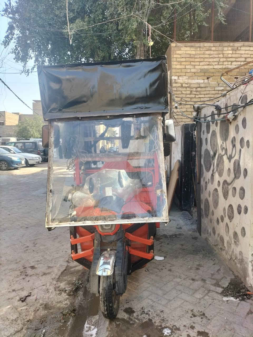 السلام عليكم اقره المنشور قبل لاتعلق ستوته شحن للبيع مال خبزه اذا عندك مشروع على باب الله جاهزه كبل للشارع حط غراظك واطلع الحجم الكبير 6 بطاريات موديل 25 بصمه ناطقه  دشبول شاشه الكترونيه  برغي مامفتوح بيها اظافي بطاريات عدد 6 يعني بيها 12 بطاريه جدد اسبير عدد 2 وياها + جك ويل سبانه رباعيه +شاحنه عدد 2 وياها جامه اماميه تفصال الستوته خير من الله يشهد الله استعمال قليل جدآ السعر مليونين وبيها مجال قليل جدآ حك الجيه عنواني بغداد الرصافه هاتف ***********
