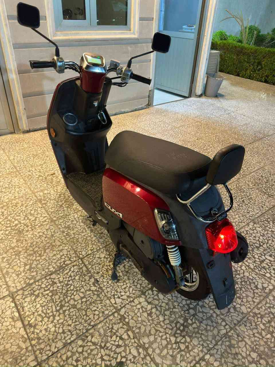 السلام عليكم
بوليس مصطره للبيع مال رمبه الدراجه
احله من إلي بصور تجي تفحص وجيب وياك عشر 
فيتريه عنواني بغداد البلديات رقم *********** 
متواجد بس عله هذا الرقم السعر مليون و150
