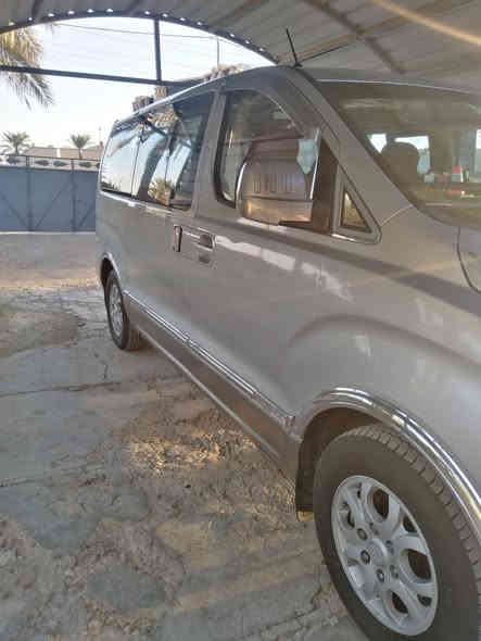 السلام عليكم اخوان ستاركس موديل 2009سياره ضررها  باب وجاملق تخم تاير تبريدها ثلج صدر جديد سعر السياره  135 بيها مجال قليل حق الجيه  مكاني هيت ناحيه المحمدي  رقم الهاتف ***********
