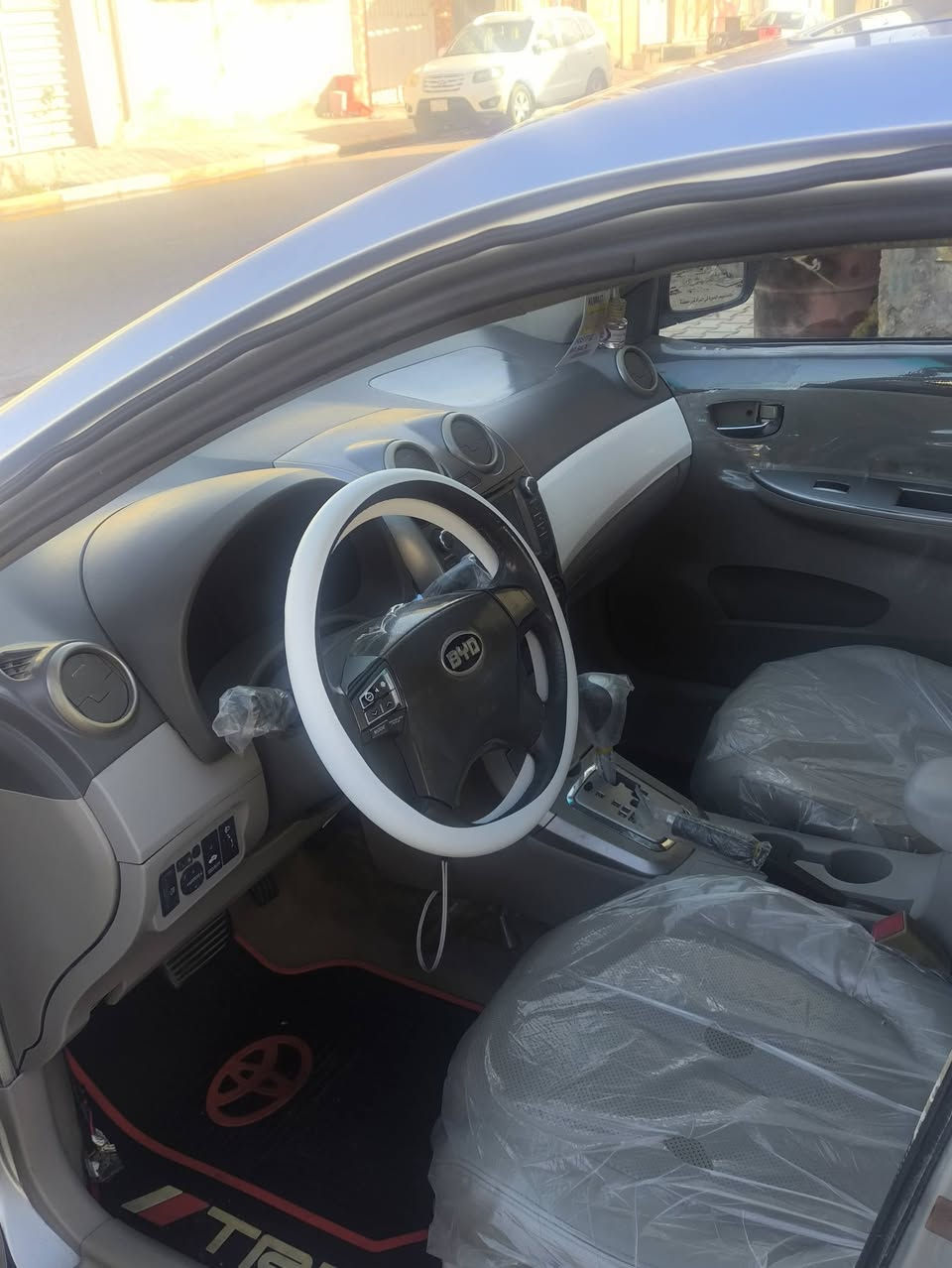 سلام عليكم
سياره BYD موديل2013 
لون صدفي
تحويل ثاني يوم
عنواني كربلاء بحي الحر
سعر 52قفل وللشراي بيها مجال
***********
